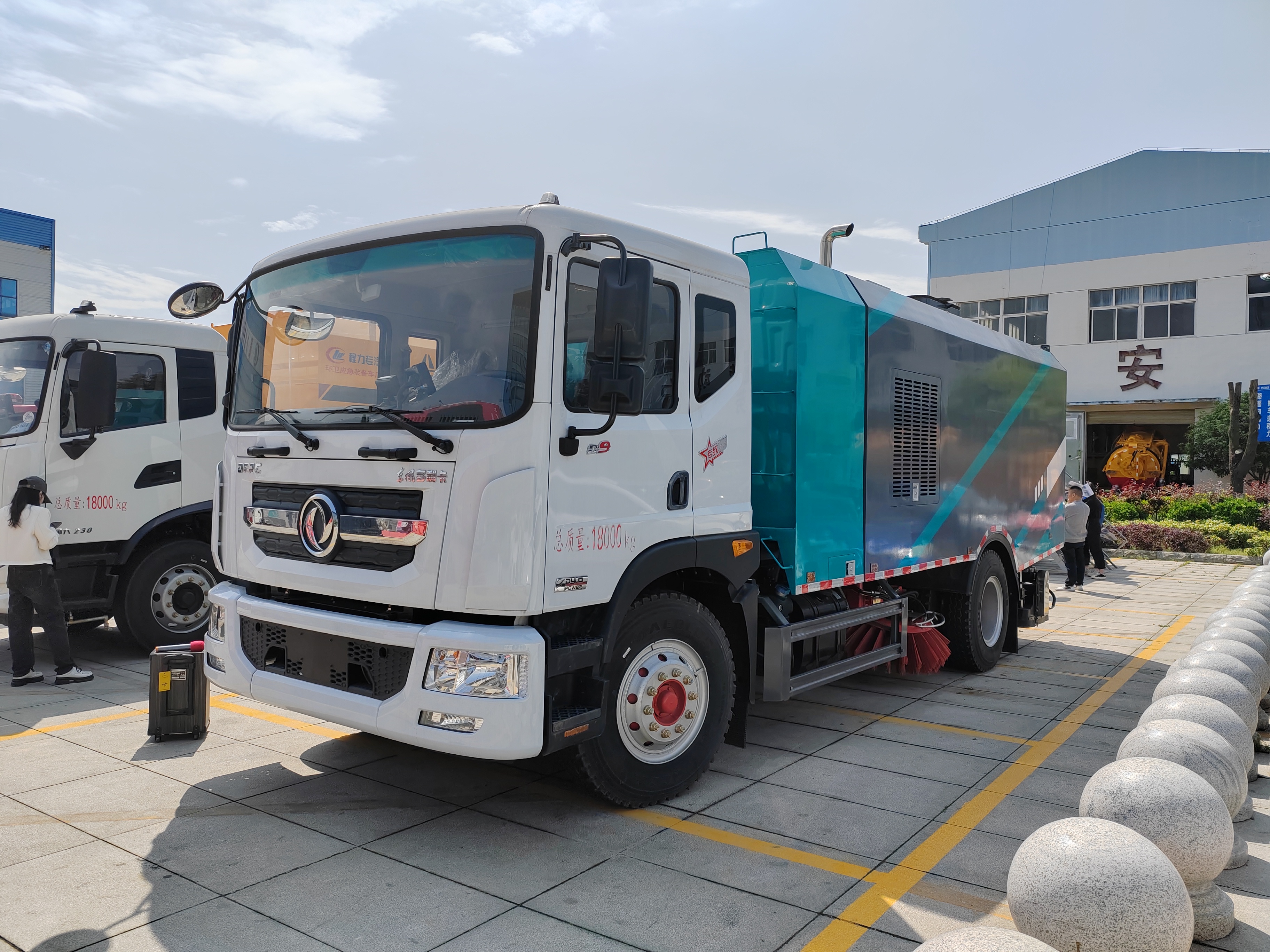 東風(fēng)D9 干濕兩用吸塵車(chē)